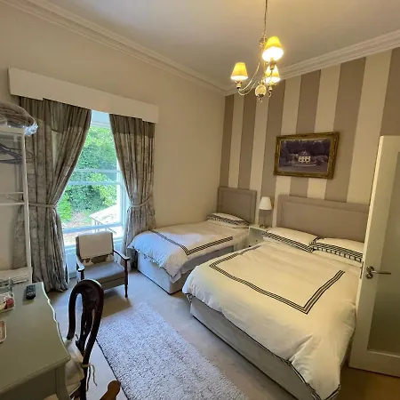 לינה וארוחת בוקר Glenmore House